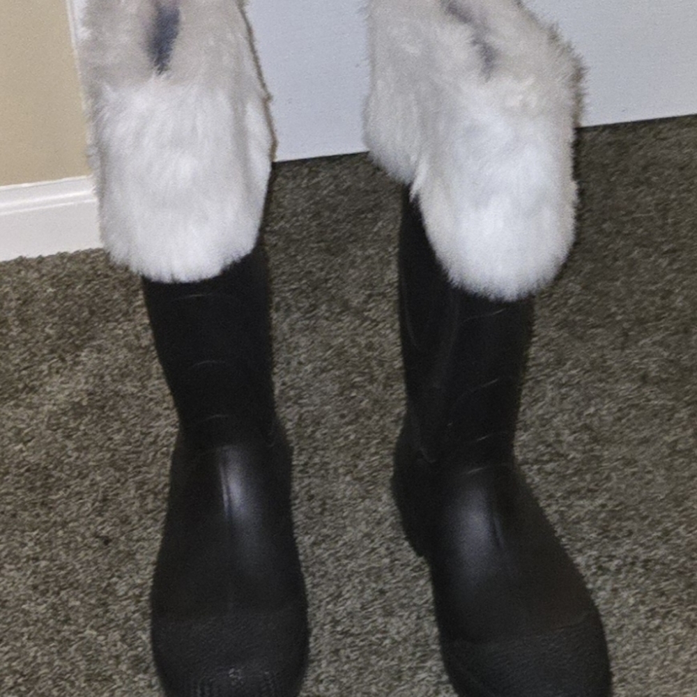 Santa Boots!!  Size 10 Men's Black and White Fur-Lined Boots
